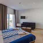 Ξενοδοχείο Tetyk 3*