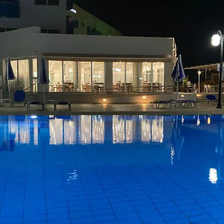 Hotel Tetyk Pernera