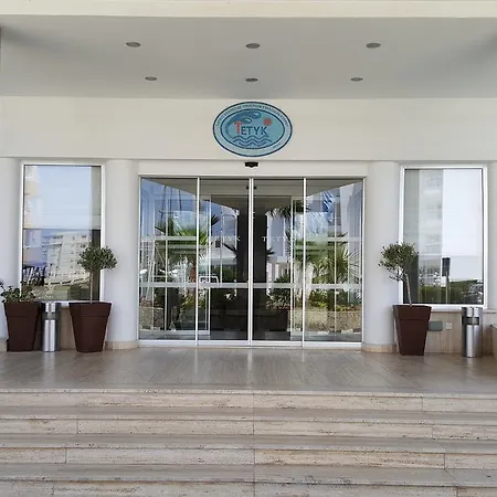 Hotel Tetyk Pernera